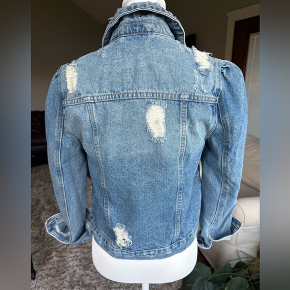 Moon River SMALL Light Blue Denim Distressed Puff Sleeve Jean Jacket - Picture 3 of 8